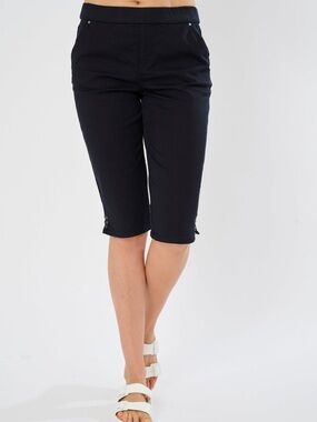 Classic Black Knee-Length Ponte Capri Pants